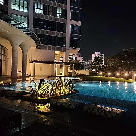 Staycations Up Above 13 At Bgc