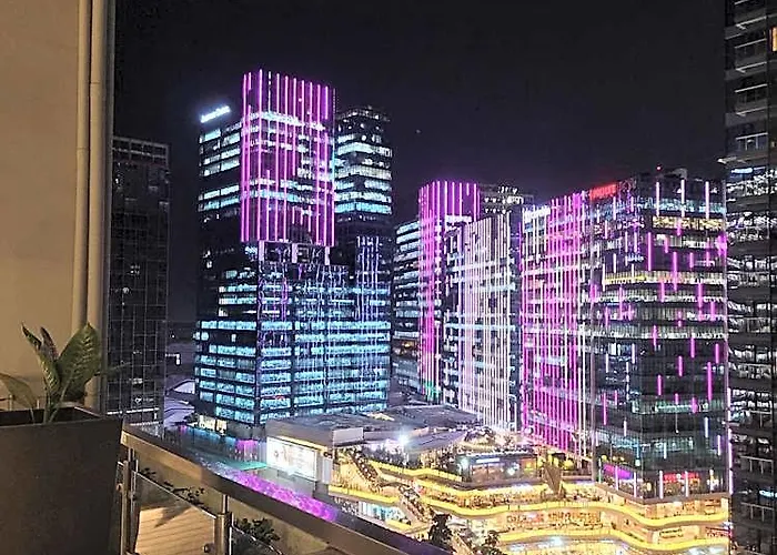 Staycations Up Above 13 At Bgc 4* Манила
