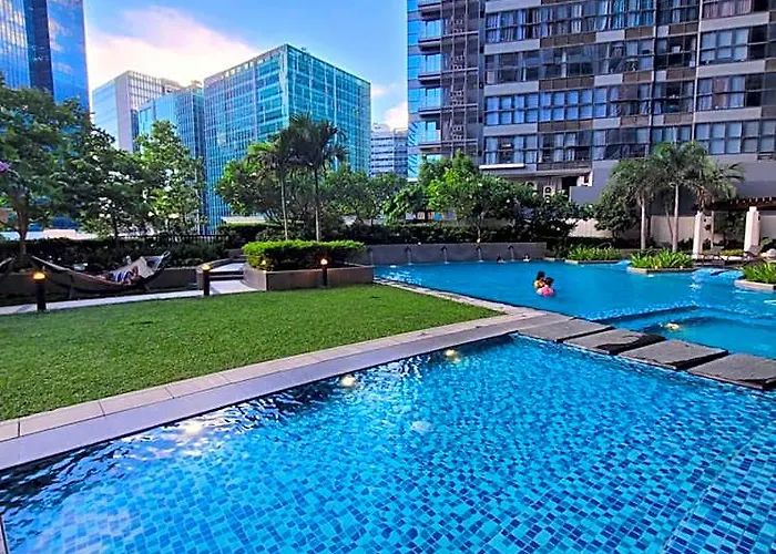 Staycations Up Above 13 At Bgc Отель