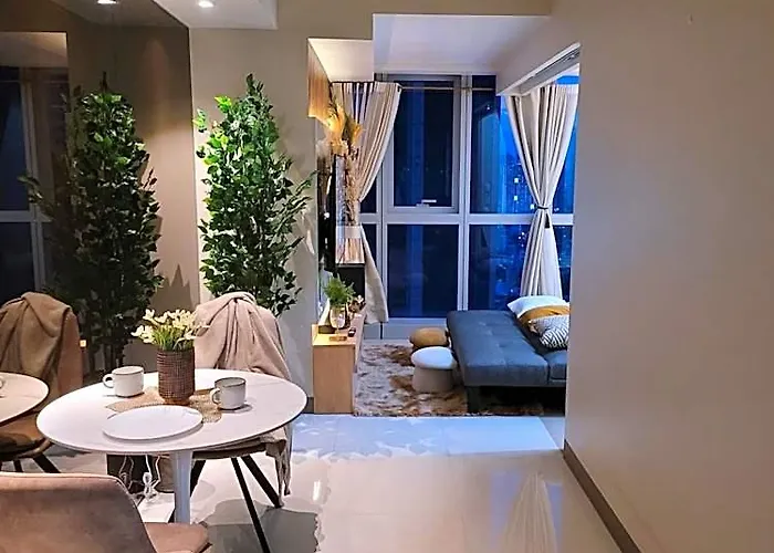 Staycations Up Above 13 At Bgc