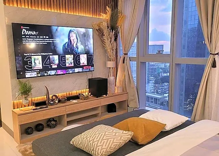 Staycations Up Above 13 At Bgc