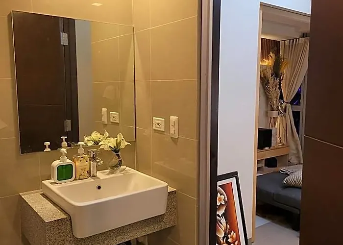 Staycations Up Above 13 At Bgc