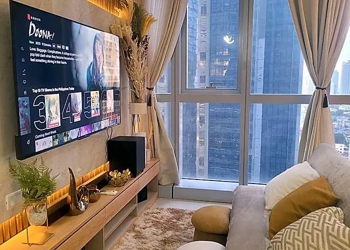 Staycations Up Above 13 At Bgc Отель Манила