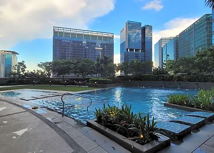 Staycations Up Above 13 At Bgc Отель 4*