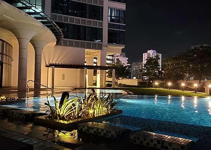 Staycations Up Above 13 At Bgc Манила